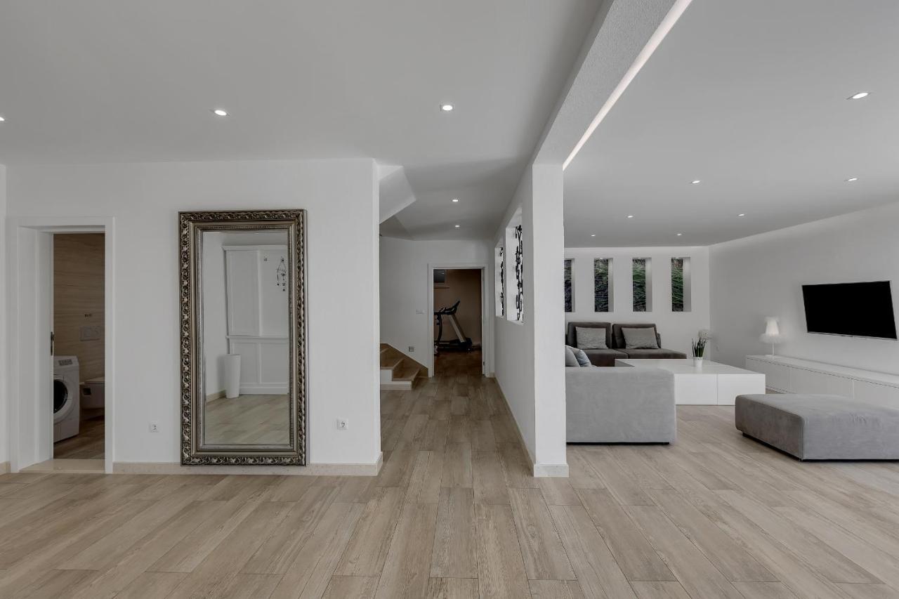 Villa Prestige Baška Voda Eksteriør billede