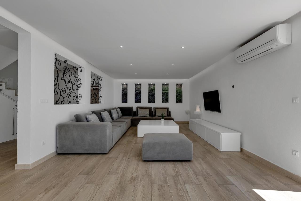 Villa Prestige Baška Voda Eksteriør billede